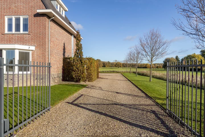 Photo 8 of Louisegroeveweg 1