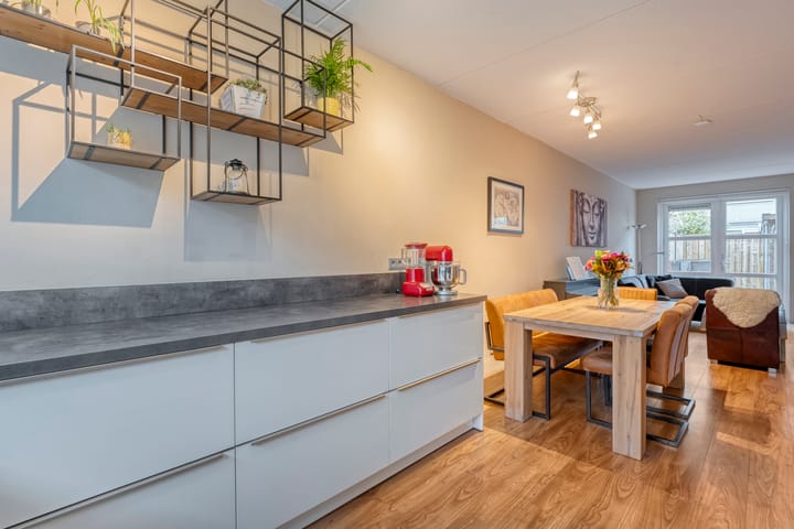 Photo 8 of Wilhelminastraat 128