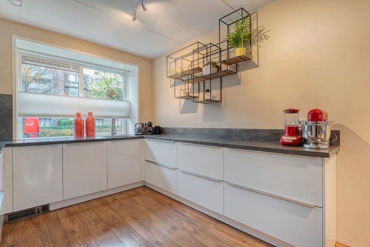 Photo 10 of Wilhelminastraat 128