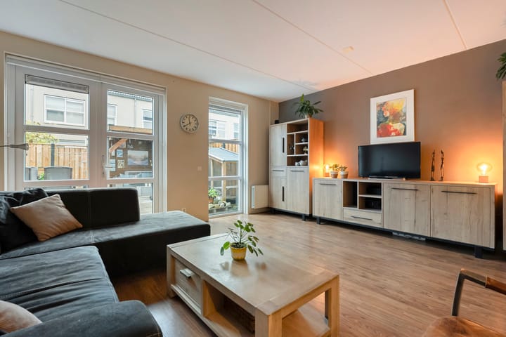 Photo 5 of Wilhelminastraat 128