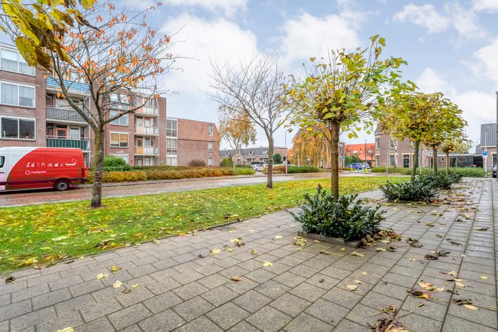 Photo 33 of Wilhelminastraat 128