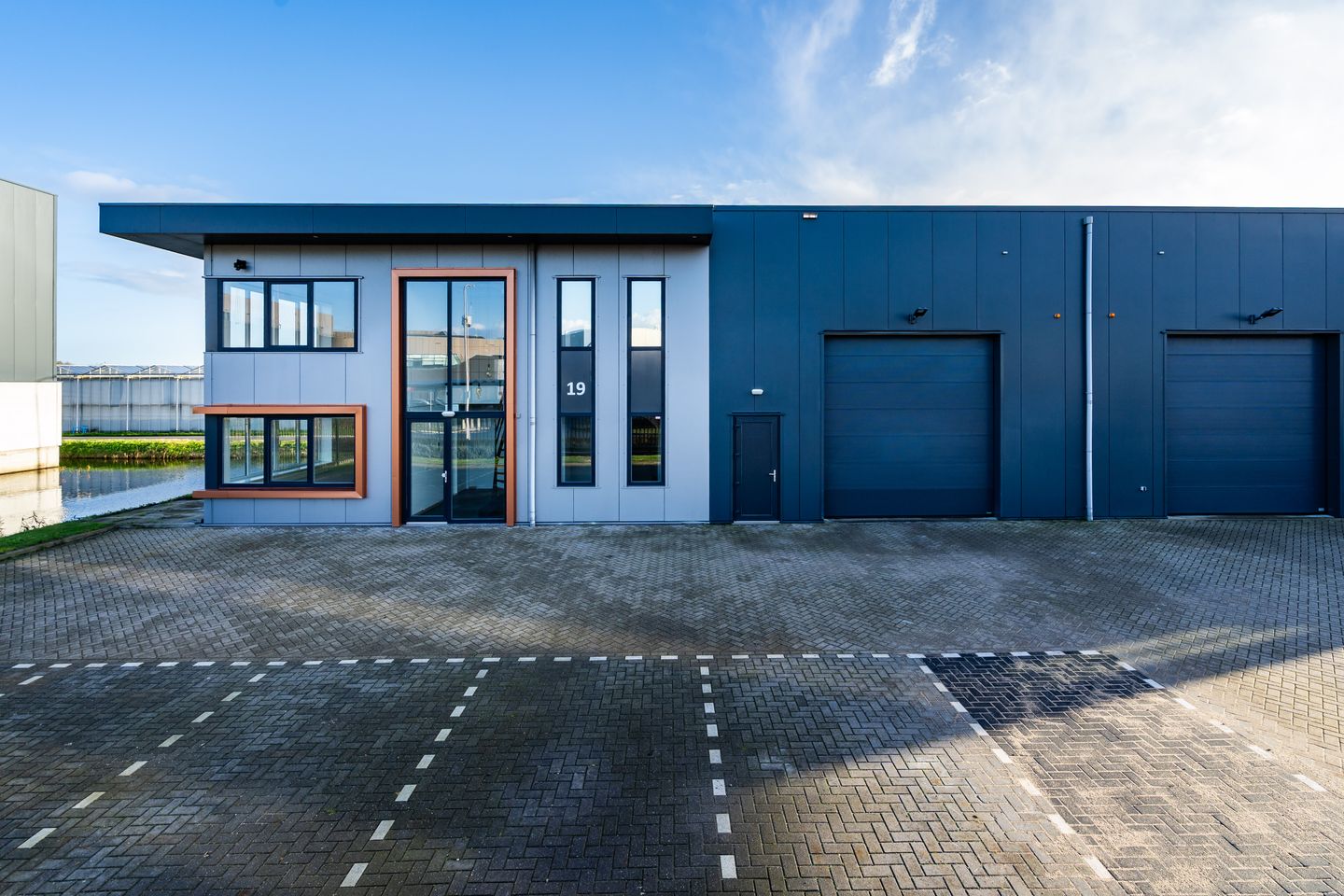 View photo 2 of Stoomweg 19