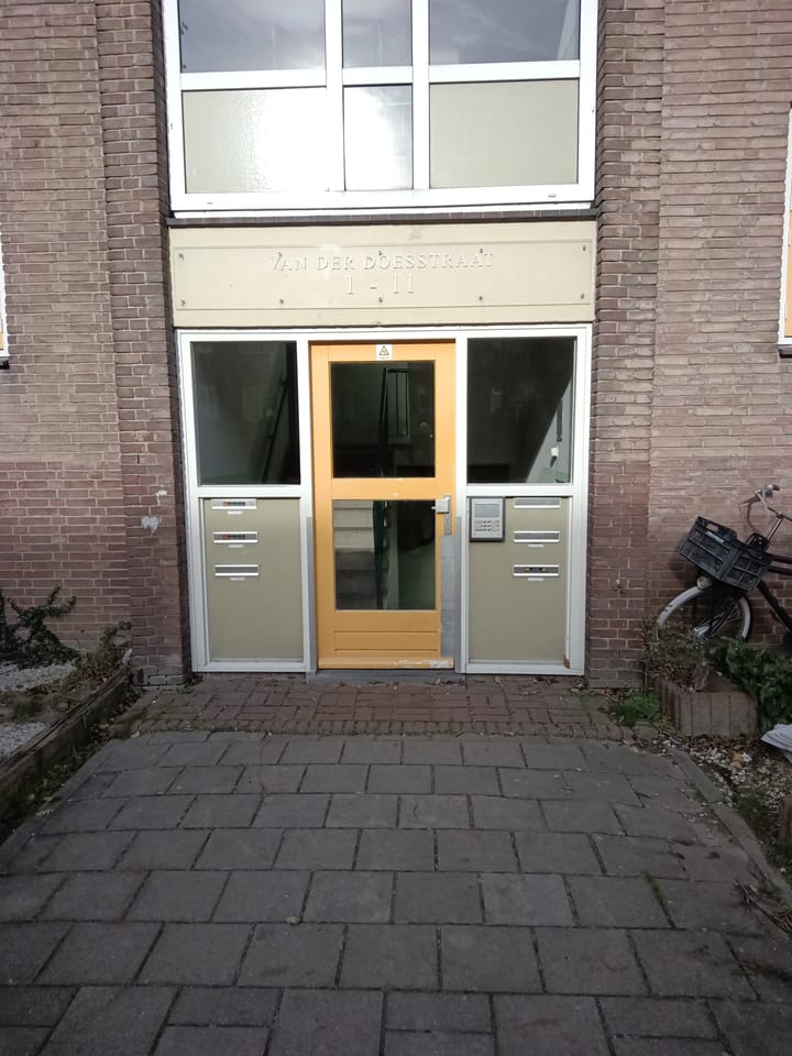 Foto 14 van Van der Doesstraat 1K