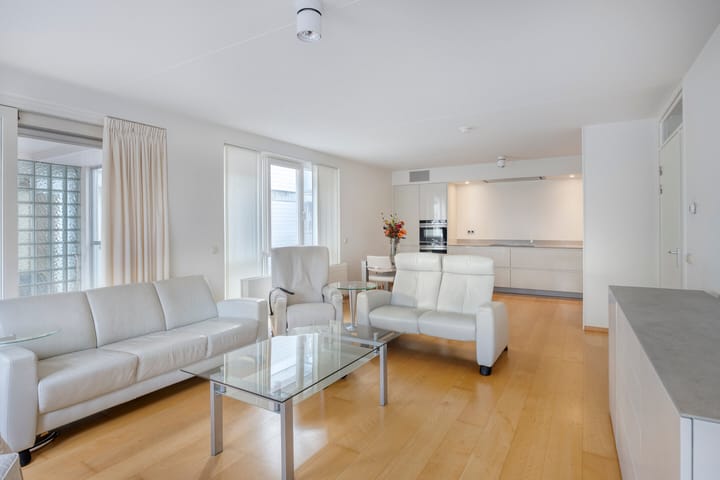 Photo 4 of Sphinxlunet 77-D