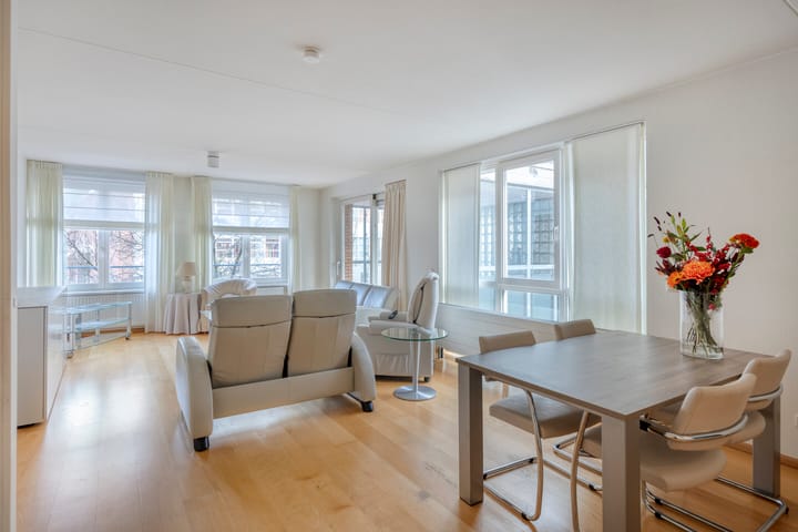 Photo 2 of Sphinxlunet 77-D