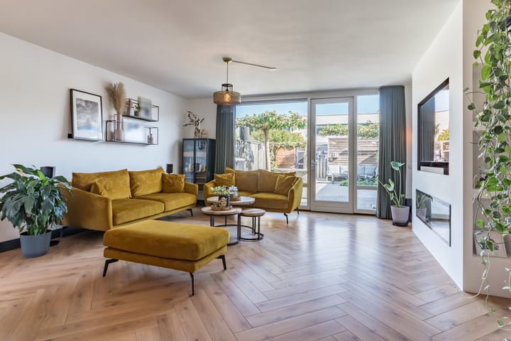 Photo 7 of Veenendaalstraat 111