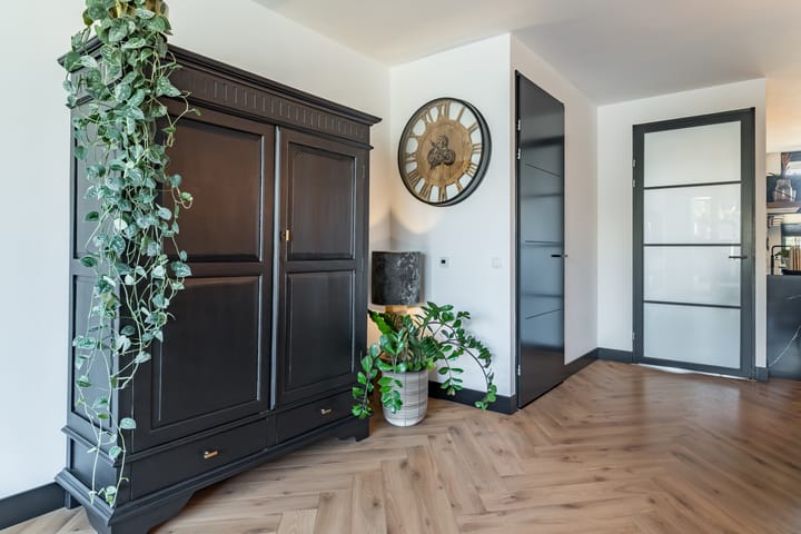 Photo 15 of Veenendaalstraat 111