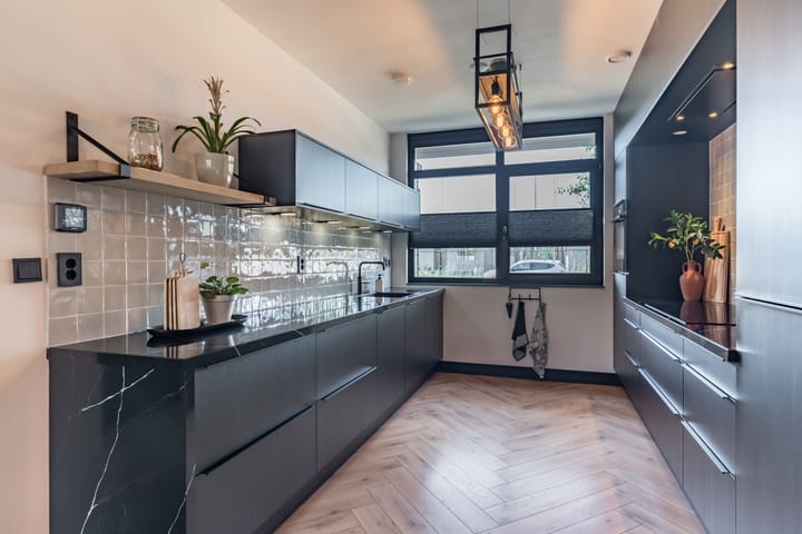 Photo 23 of Veenendaalstraat 111