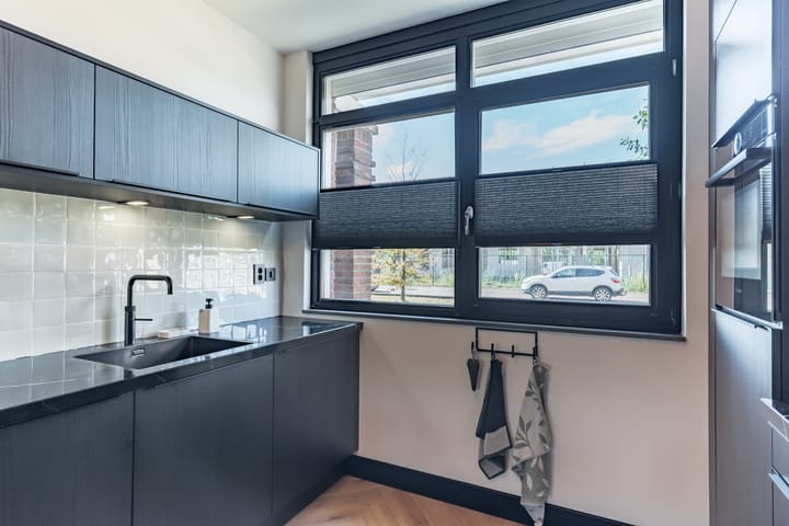 Photo 25 of Veenendaalstraat 111