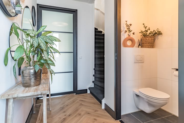 Photo 27 of Veenendaalstraat 111