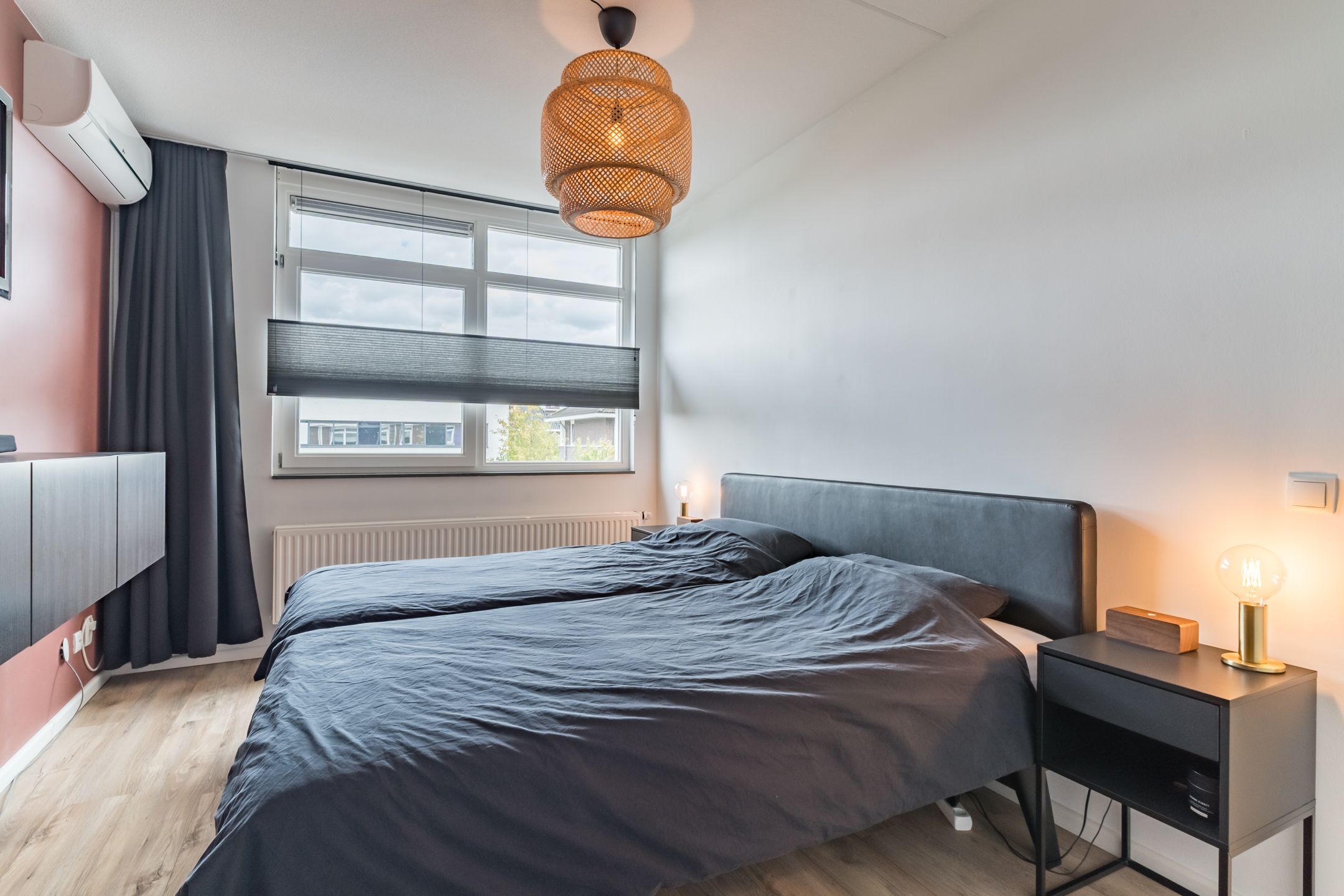 Photo 33 of Veenendaalstraat 111