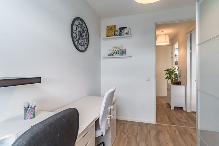 Photo 37 of Veenendaalstraat 111