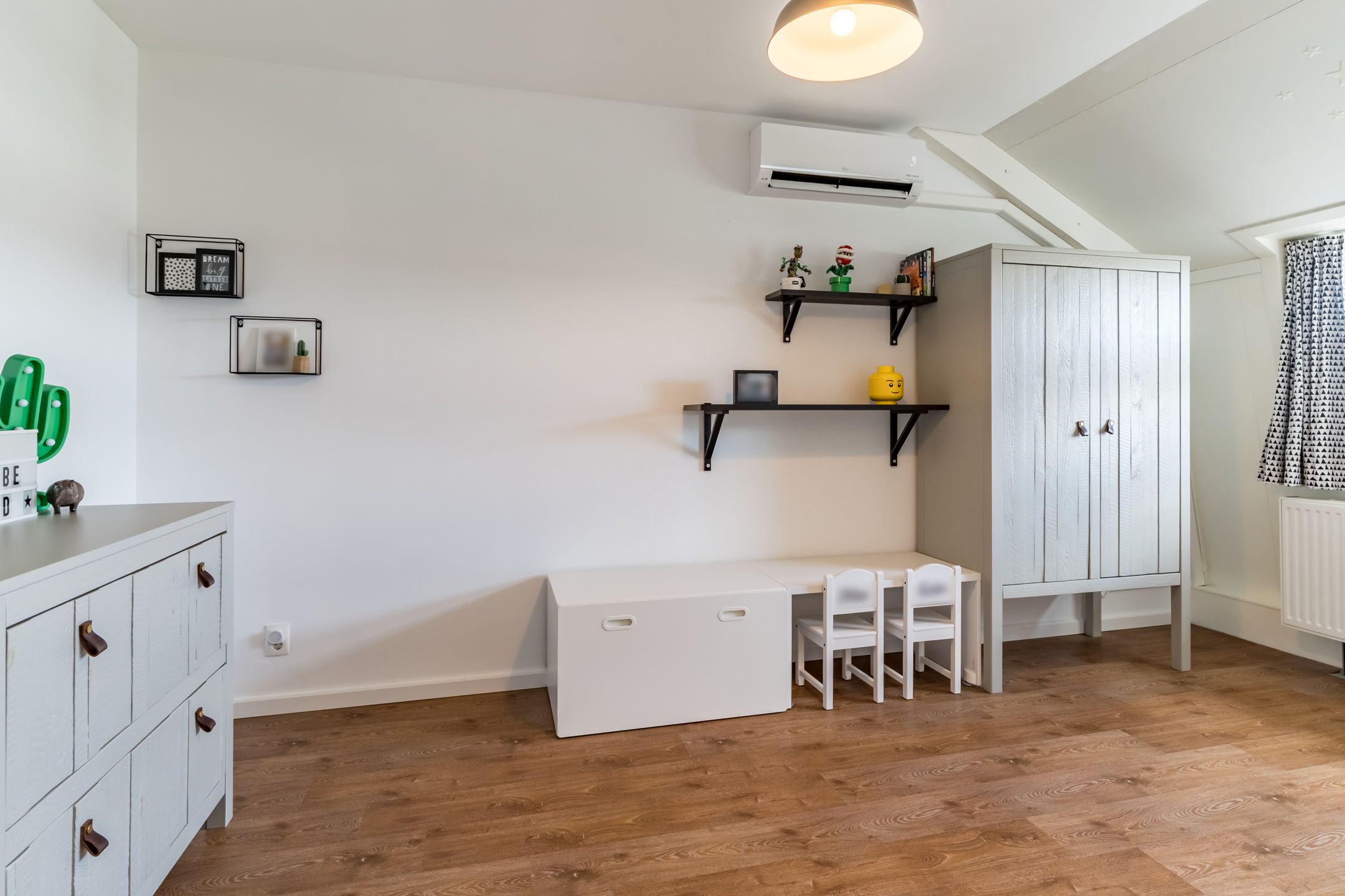 Photo 51 of Veenendaalstraat 111