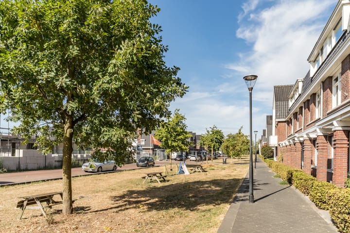 Photo 71 of Veenendaalstraat 111