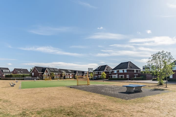 Photo 73 of Veenendaalstraat 111