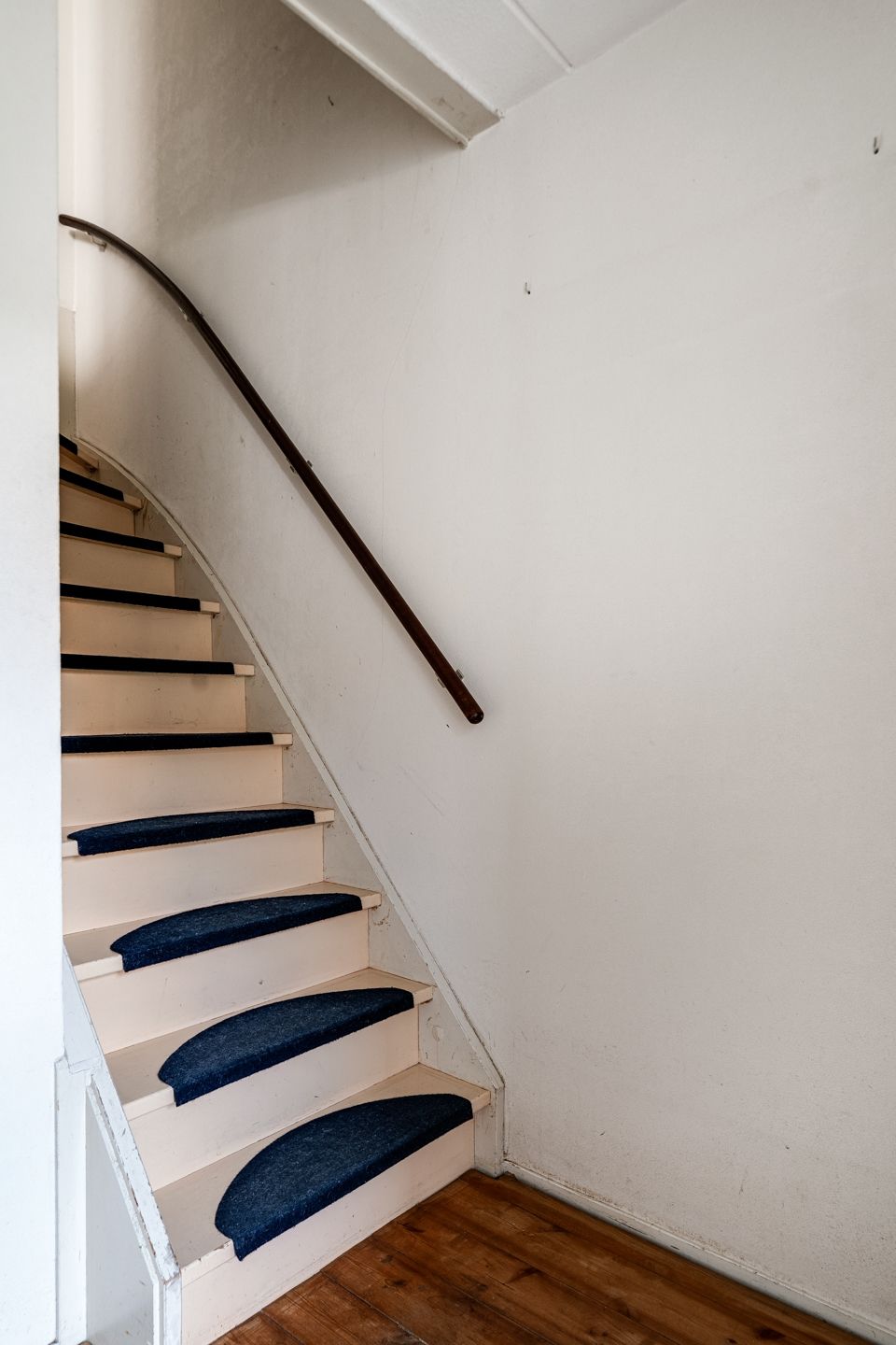 Photo 17 of Morgen 7