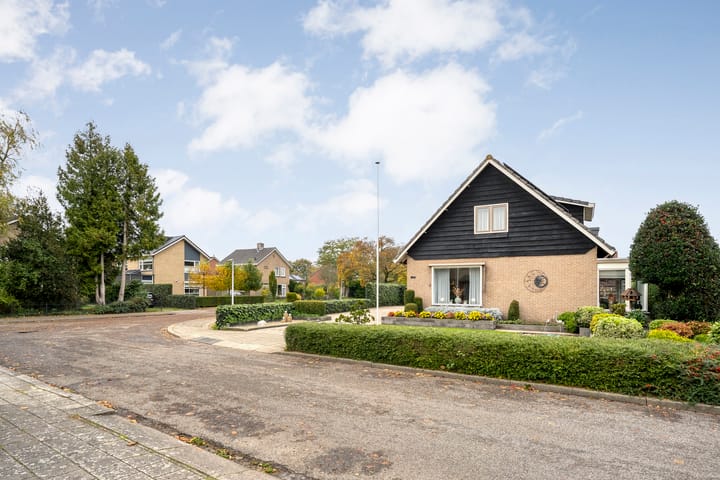 Photo 8 of Pinksterbloemstraat 13