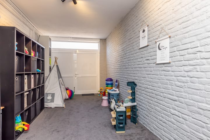 Photo 16 of Maar 1-A