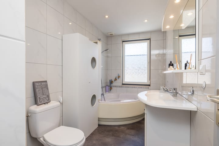 Photo 24 of Maar 1-A