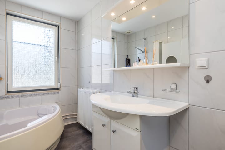 Photo 25 of Maar 1-A