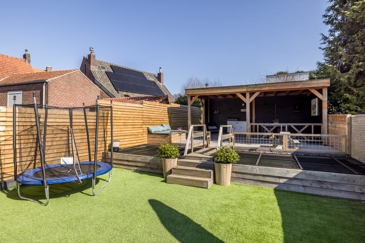 Photo 34 of Maar 1-A