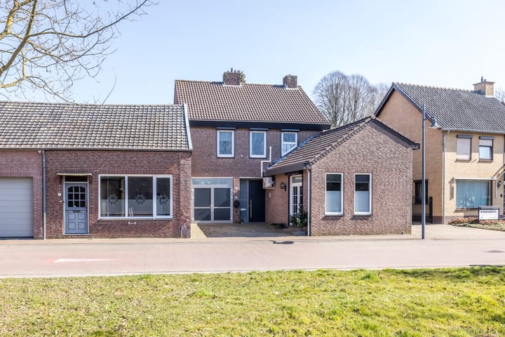 Photo 44 of Maar 1-A