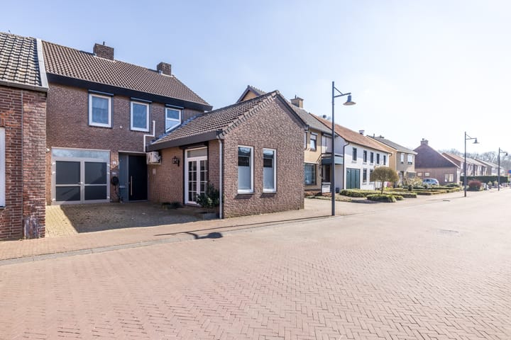 Photo 45 of Maar 1-A