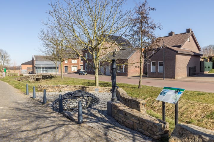 Photo 46 of Maar 1-A