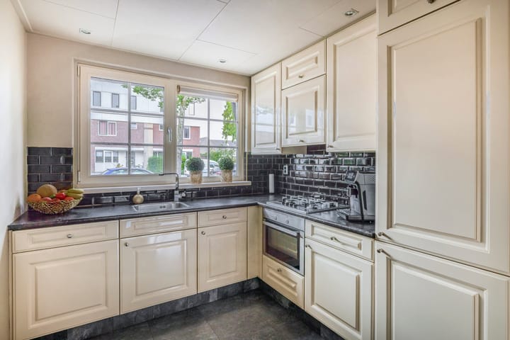 Foto 14 van Van Beethovenlaan 81