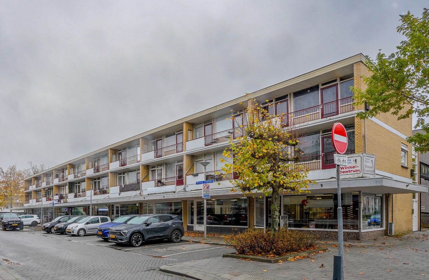 View photo 2 of WILHELM TELLPLAATS 60-78