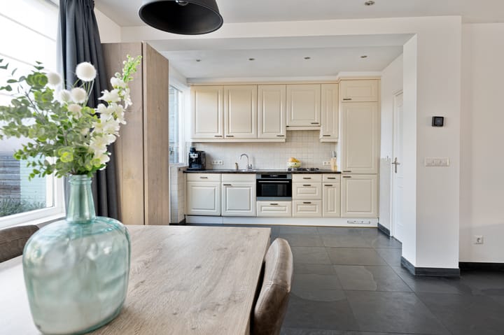 Photo 3 of Heistraat 28