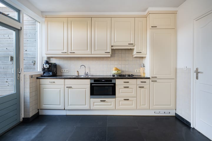 Photo 8 of Heistraat 28