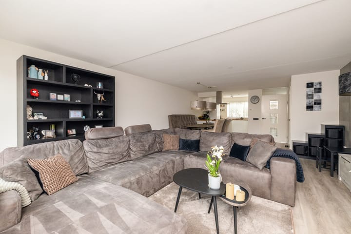 Photo 11 of Bloemenlaan 48