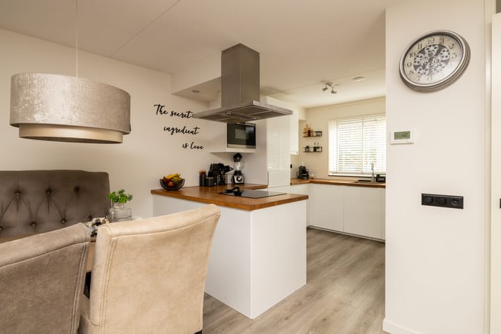 Photo 13 of Bloemenlaan 48