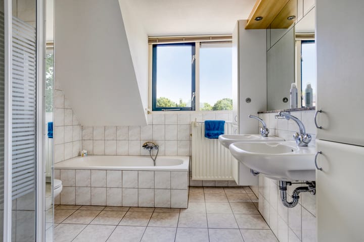 Photo 21 of Meent 29