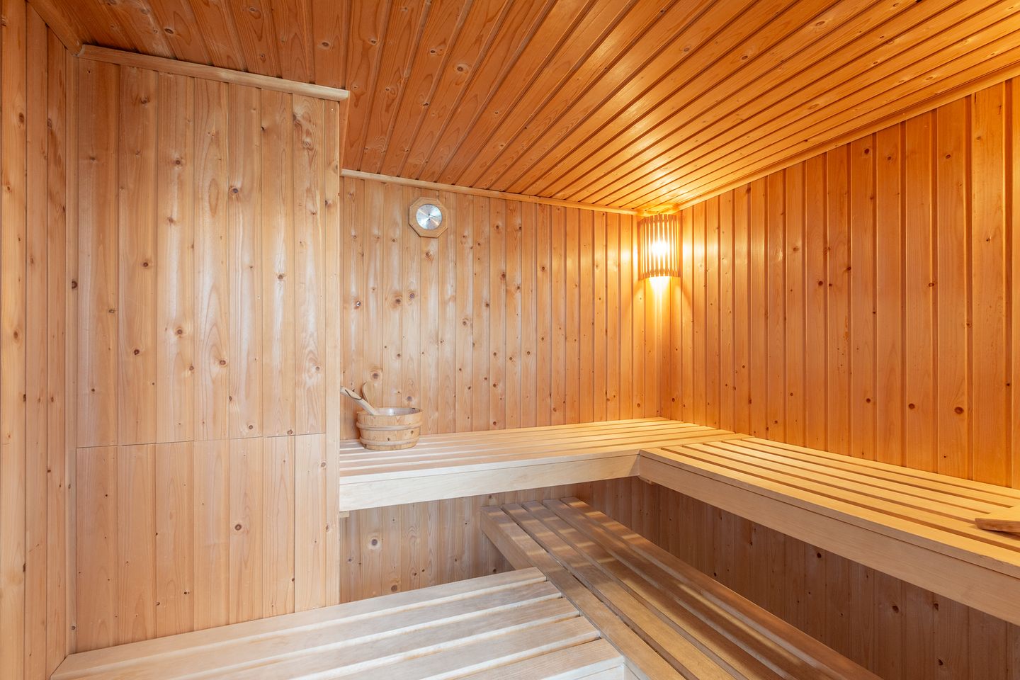 Foto 20 van Ooghduyne 16-17