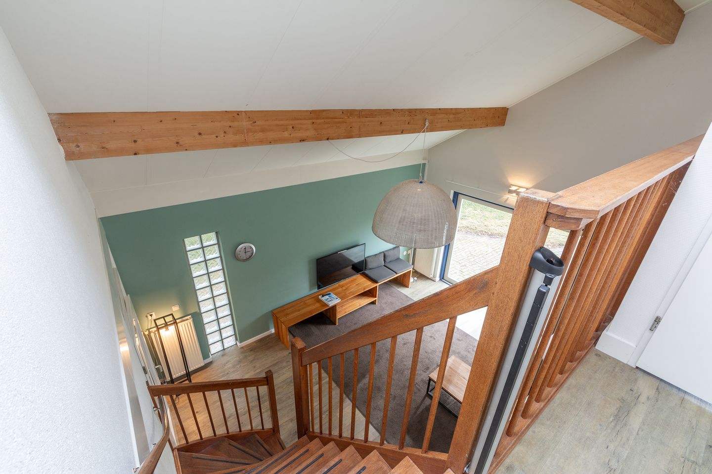 Foto 25 van Ooghduyne 16-17