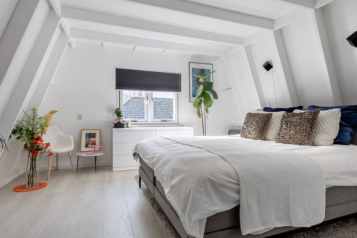 Photo 26 of Burgemeester van Nienesstraat 30