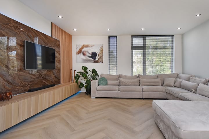 Photo 2 of Fivelingo 42