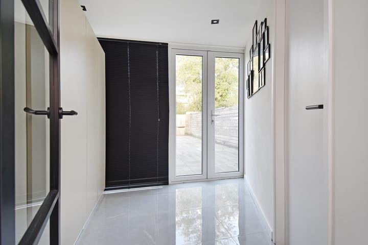 Photo 10 of Fivelingo 42