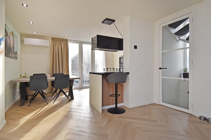 Photo 22 of Fivelingo 42