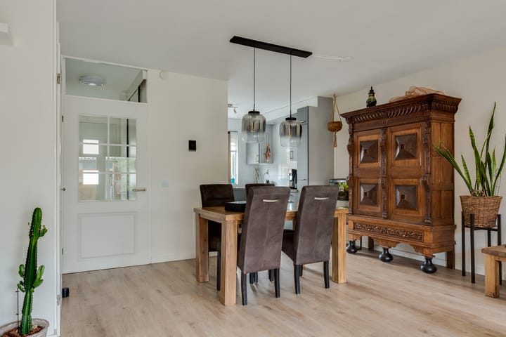 Photo 15 of Valeriaan 3