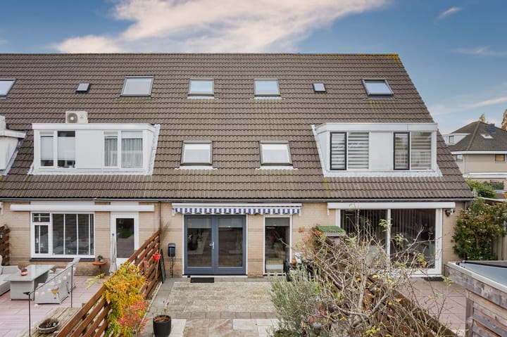 Photo 34 of Valeriaan 3