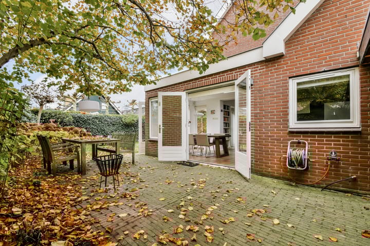 Photo 14 of Petersburg 16