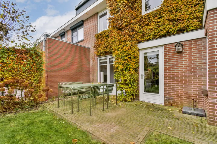 Photo 17 of Petersburg 16