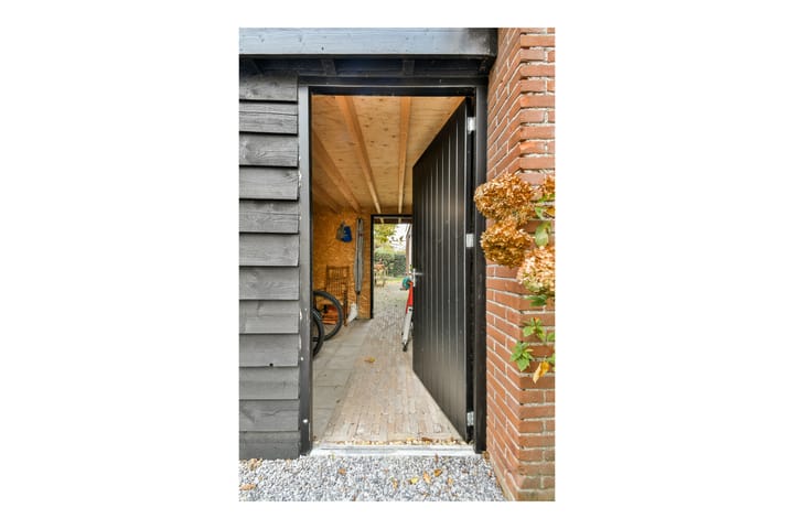 Photo 19 of Petersburg 16