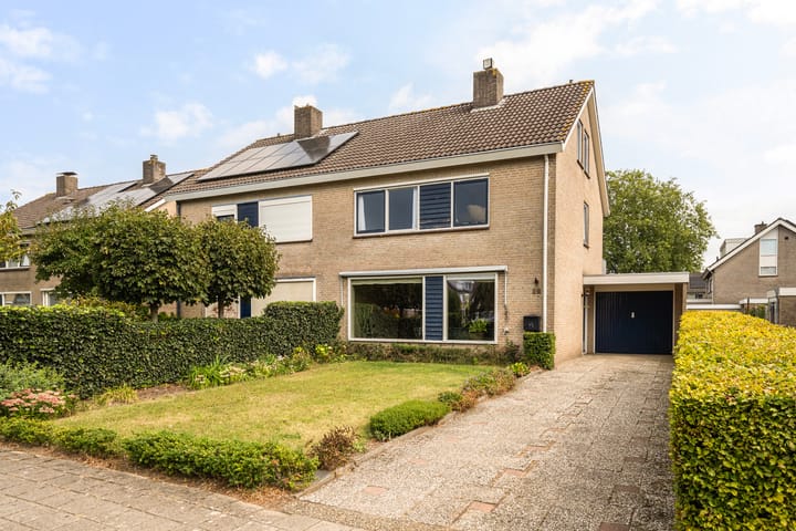 Foto 1 van Stickerstraat 22