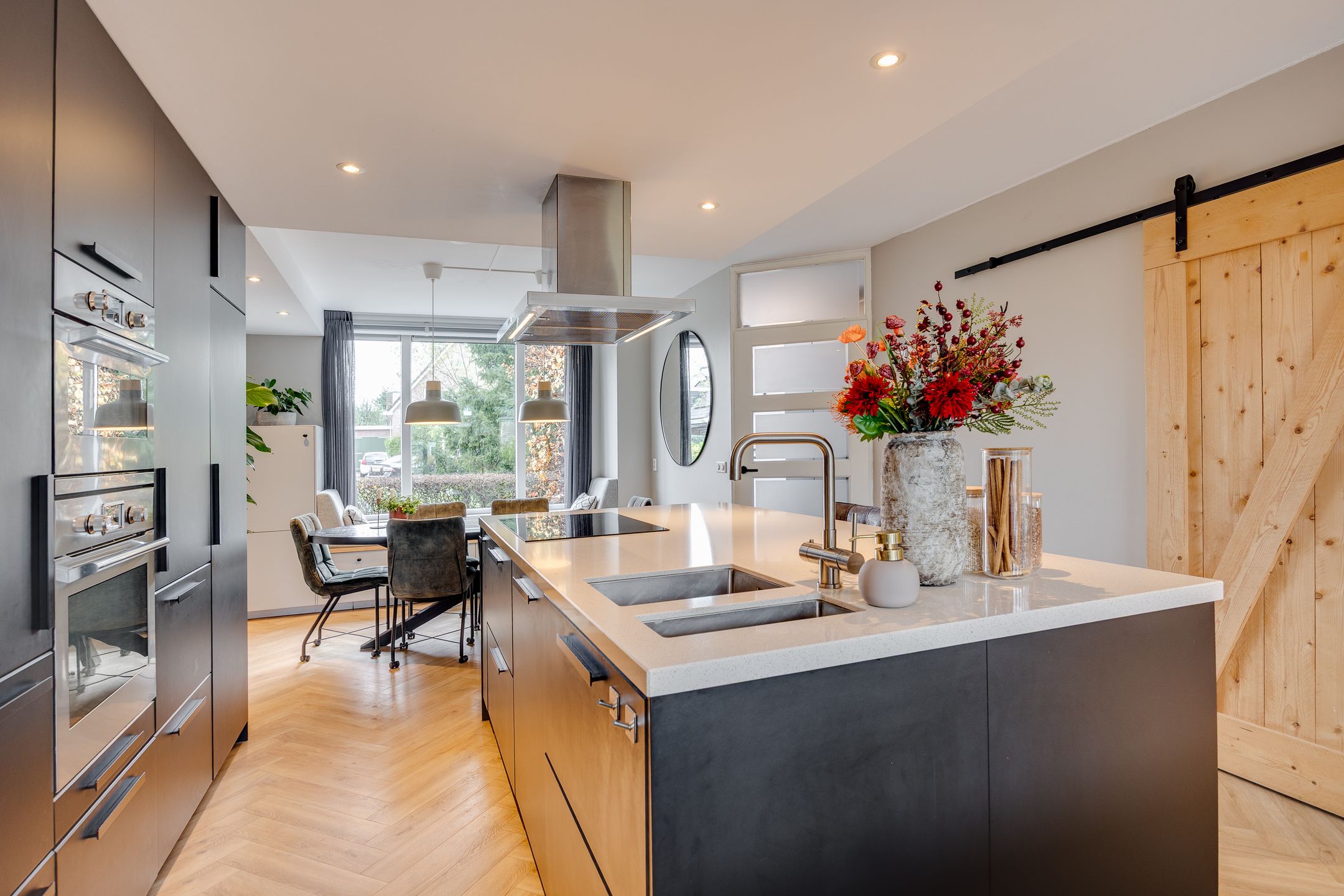 Photo 12 of Clarenburg 50