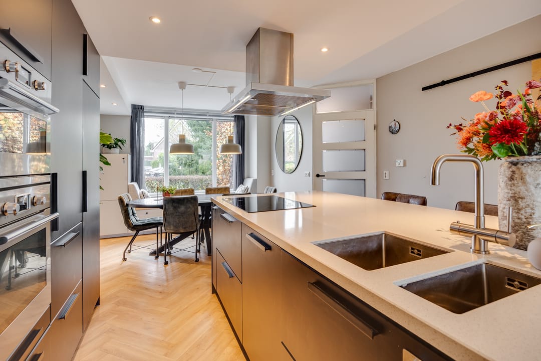 Photo 13 of Clarenburg 50