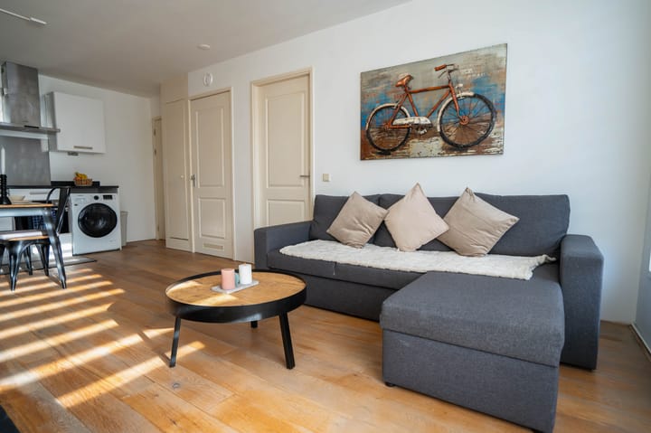 Photo 9 of Kinkerstraat 67-3A